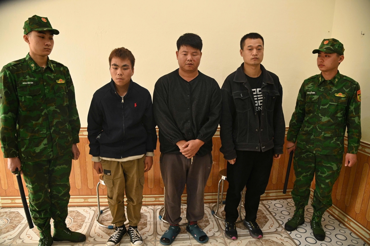 Các đối tượng người Trung Quốc nhập cảnh trái phép vào Việt Nam bị bắt giữ.