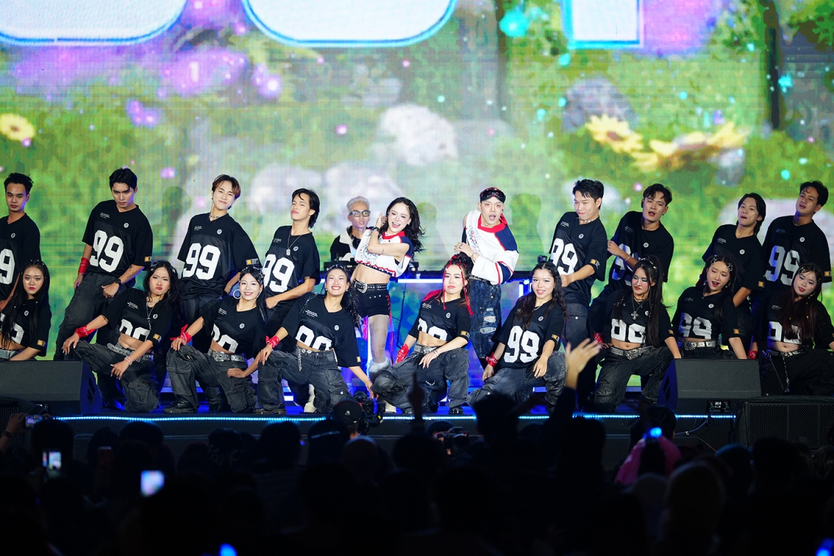 SYNC Fest 2025 do cặp đôi nghệ sĩ sáng tạo Long Oliver và Bom – những người đứng sau Thủng Long Family – tổ chức.