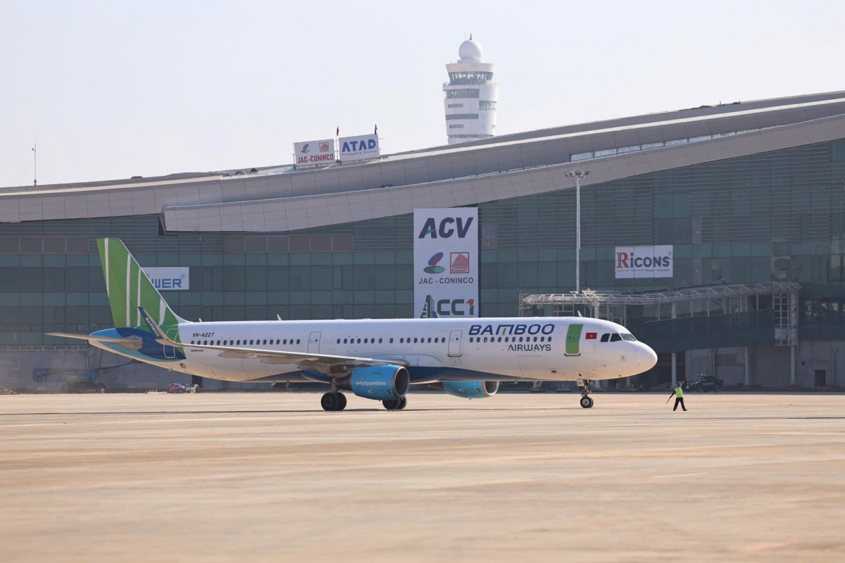 Máy bay Bamboo Airways tại sân bay Long Thành sáng 19/12/2025.