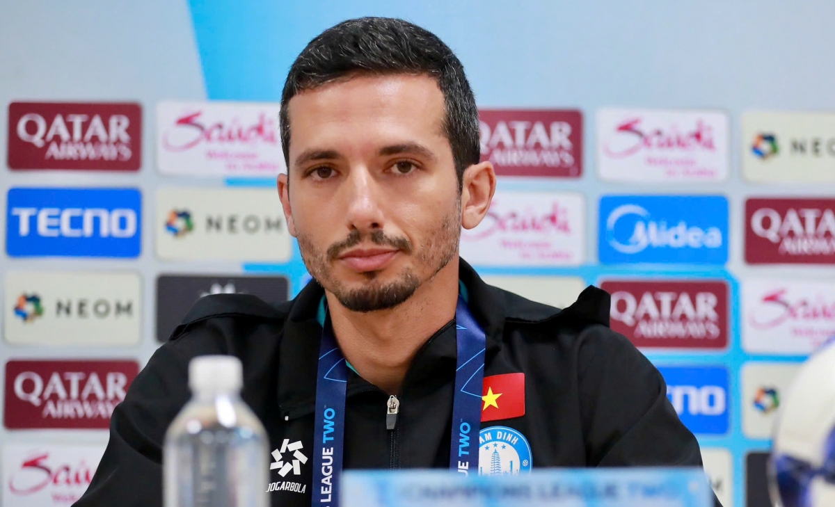 HLV Mauro Jeronimo khẳng định, CLB Nam Định không buông xuôi ở đấu trường Cúp C2 châu Á 2025/2026.