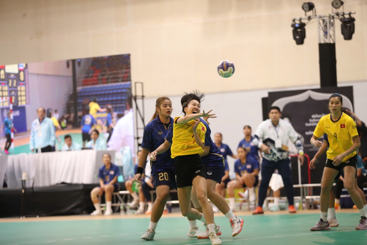 Hình ảnh đội bóng ném nữ Việt Nam giành HCV. (Ảnh: Bùi Lượng). 