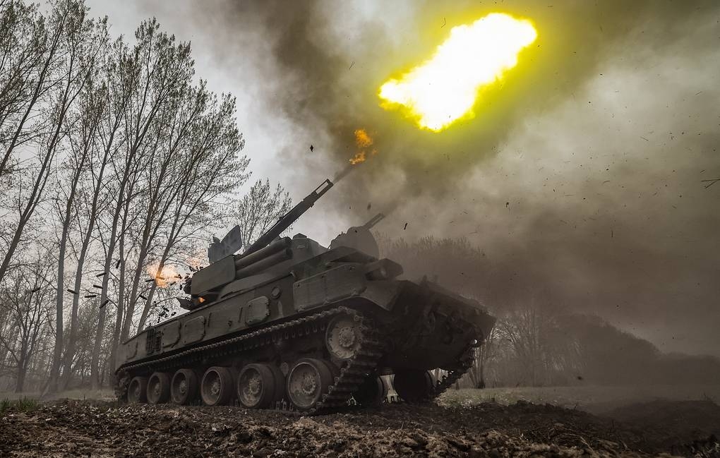 Nga đang tăng cường sản xuất vũ khí giá thành phải chăng với số lượng lớn. Ảnh: TASS