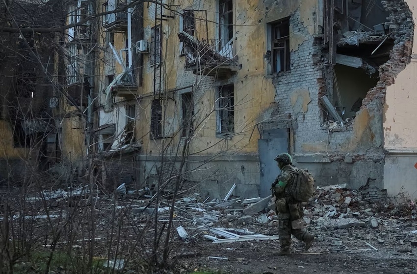 Nga tấn công Ukraine tại thị trấn tiền tuyến Kostiantynivka ở vùng Donetsk. Ảnh: Reuters