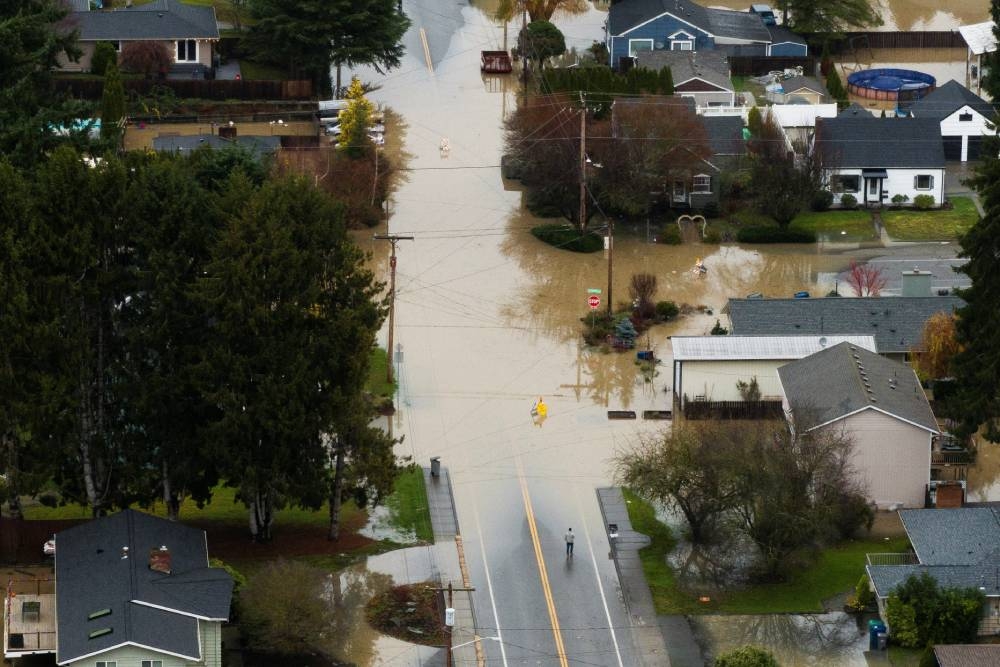 Tình trạng ngập lụt ở khu vực khu vực Burlington, Washington. Ảnh: Reuters