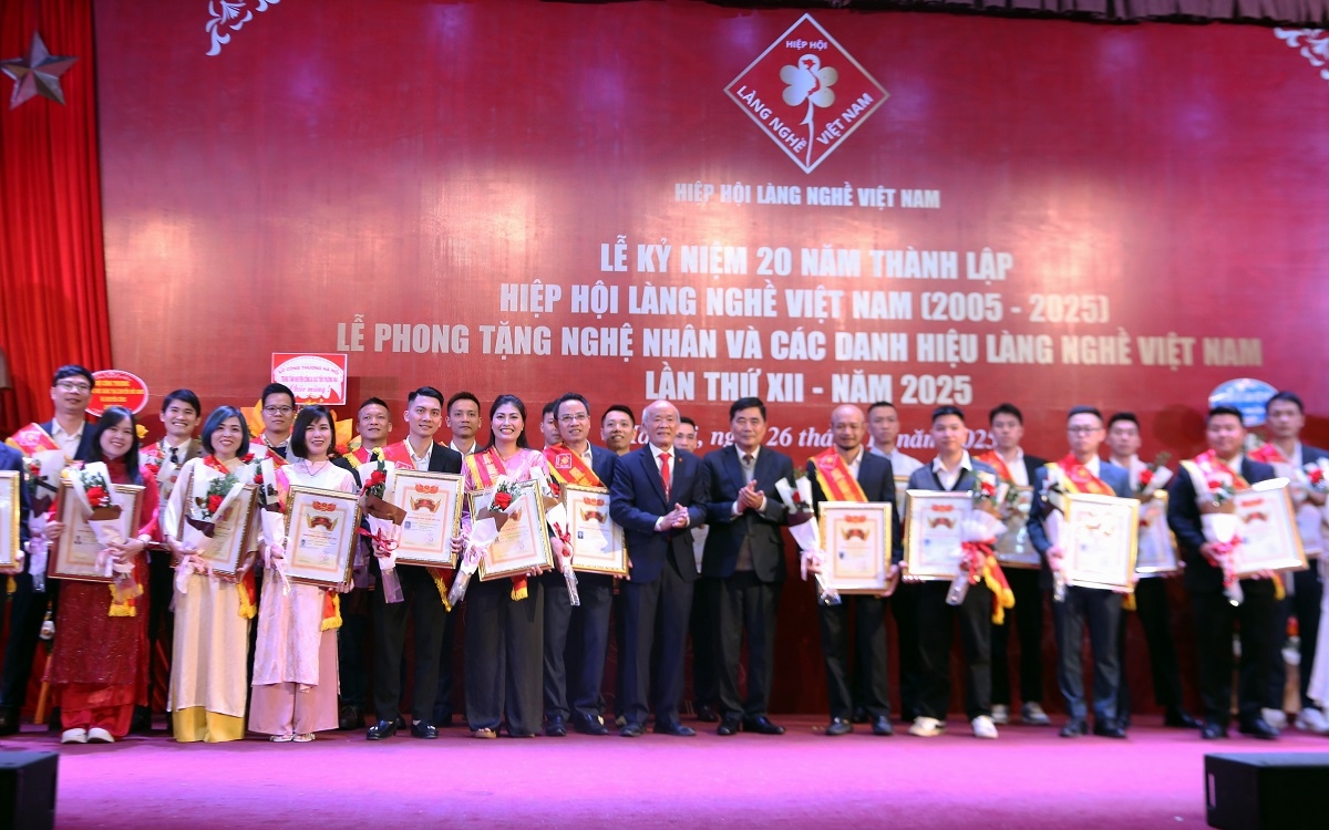 153 cá nhân và tập thể được vinh danh trong gìn giữ, bảo tồn và phát triển nghề truyền thống Việt Nam.