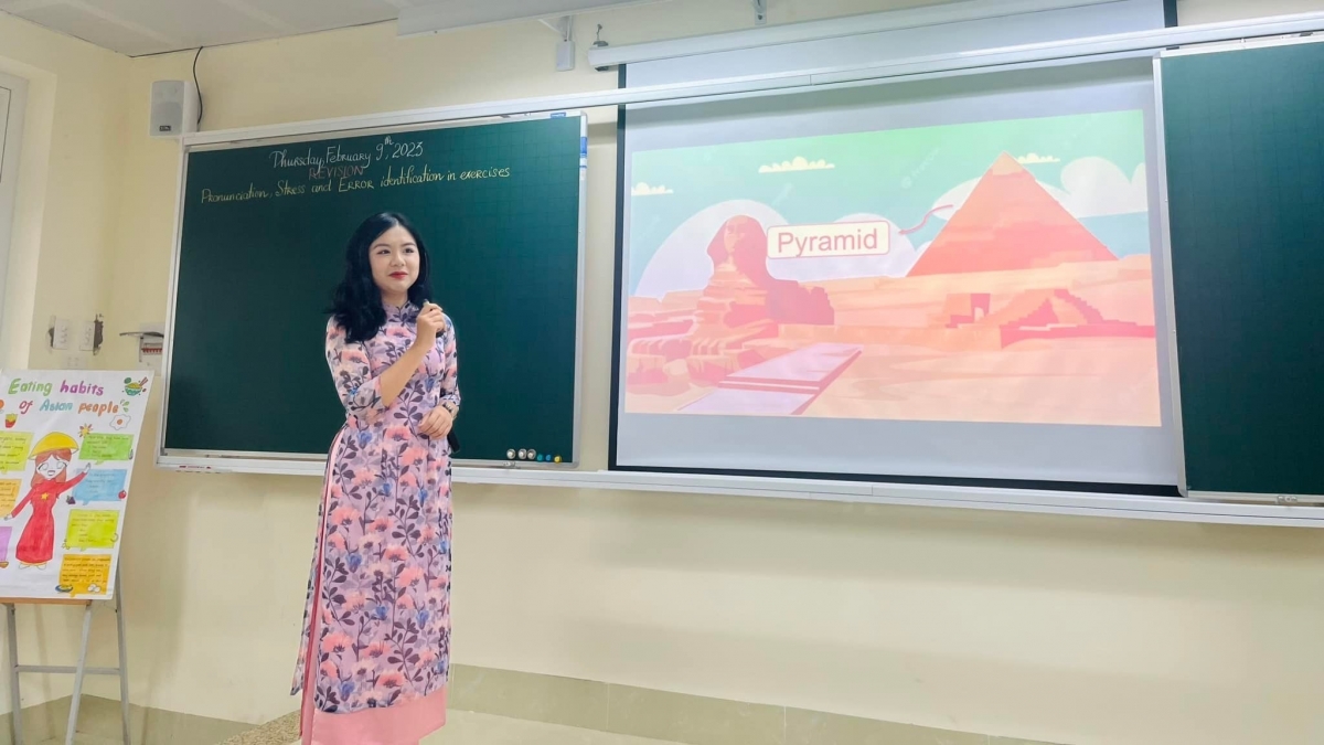 Quốc hội ban hành Luật Nhà giáo tạo cơ sở pháp lý đầy đủ, thống nhất cho việc xây dựng và phát triển đội ngũ nhà giáo - lực lượng giữ vai trò then chốt của sự nghiệp giáo dục.