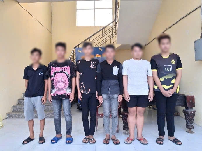 Nhóm đối tượng thực hiện hành vi ném đá (Ảnh: Công an Cần Thơ).