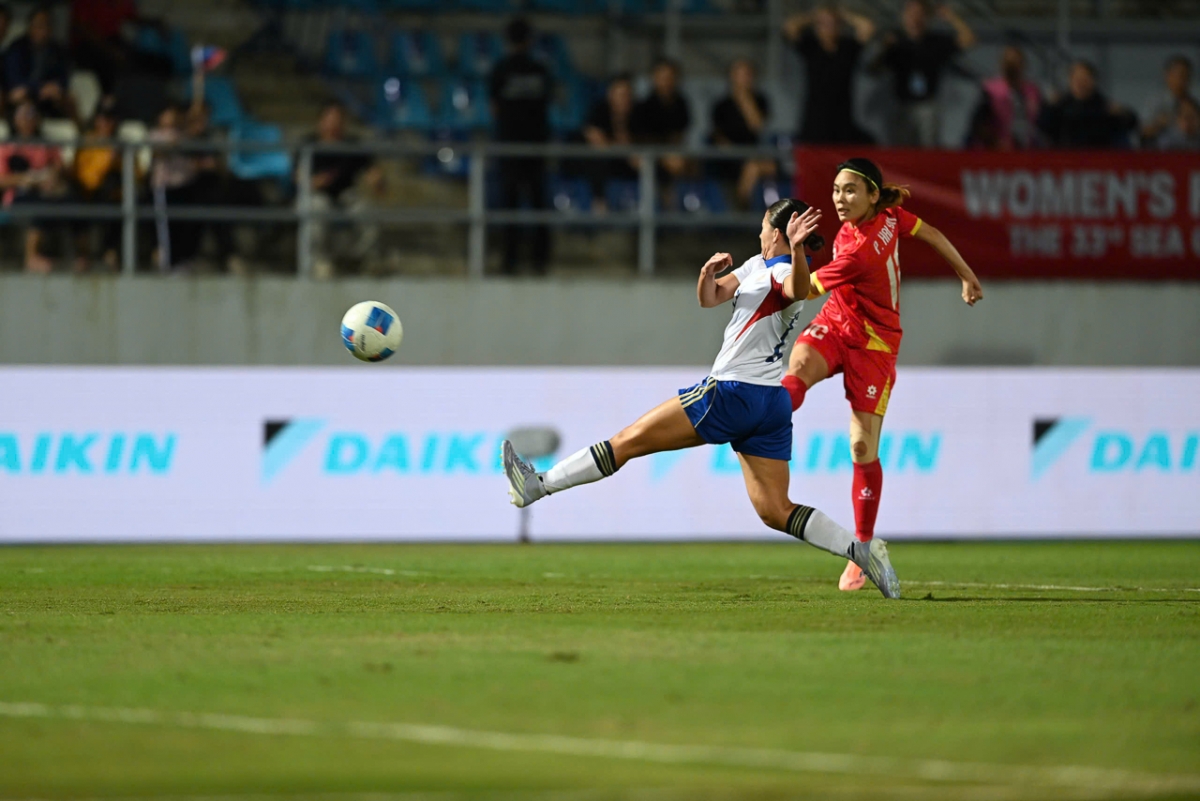 ĐT nữ Việt Nam có nhiều tình huống dứt điểm nguy hiểm (Ảnh: LB)