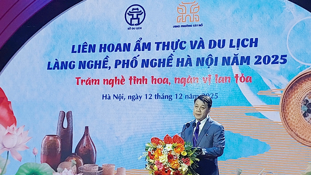 Ông Nguyễn Trần Quang – Phó Giám đốc Sở Du lịch Hà Nội phát biểu tại lễ khai mạc