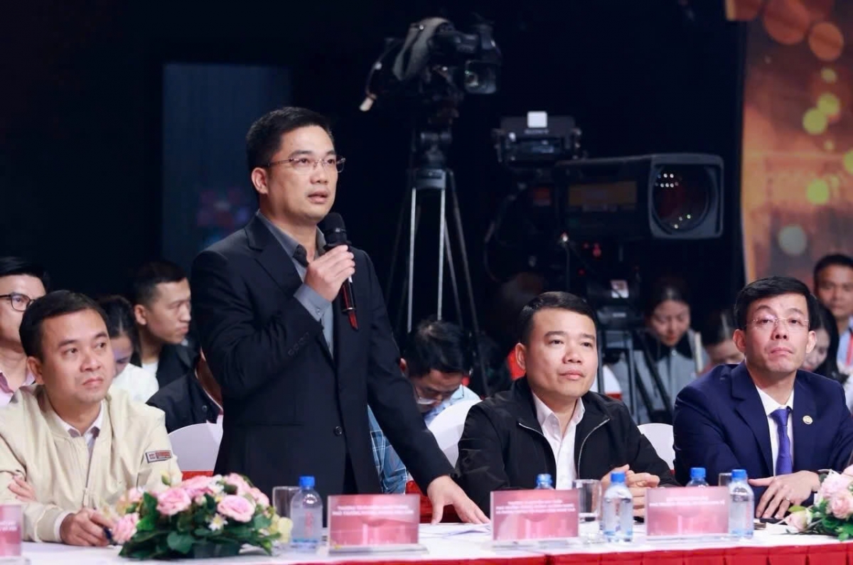 Thượng tá Nguyễn Anh Tuấn, Phó trưởng Phòng An ninh mạng và phòng, chống tội phạm sử dụng công nghệ cao. Công an TP Hà Nội. 