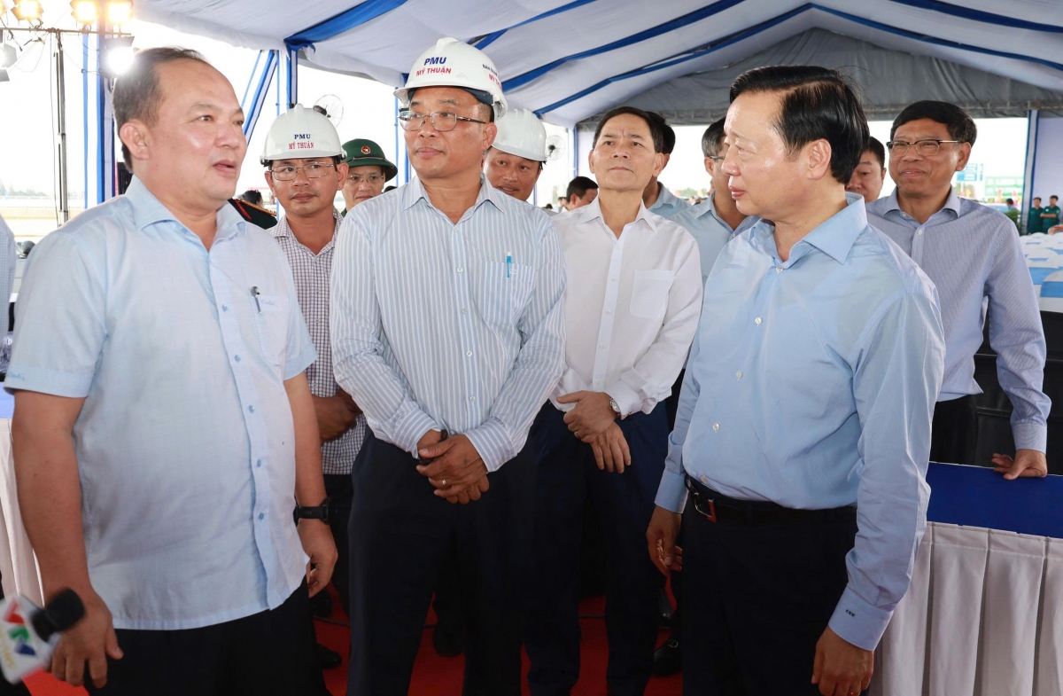 Phó Thủ tướng Trần Hồng Hà yêu cầu chuẩn bị chu đáo cho lễ thông xe kỹ thuật cao tốc Cần Thơ - Cà Mau