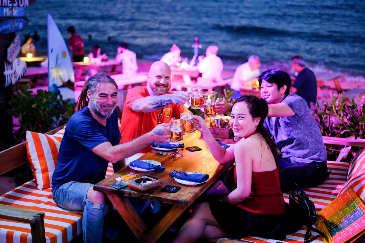phu_quoc_sunset_beach_bar_resort_6.jpg