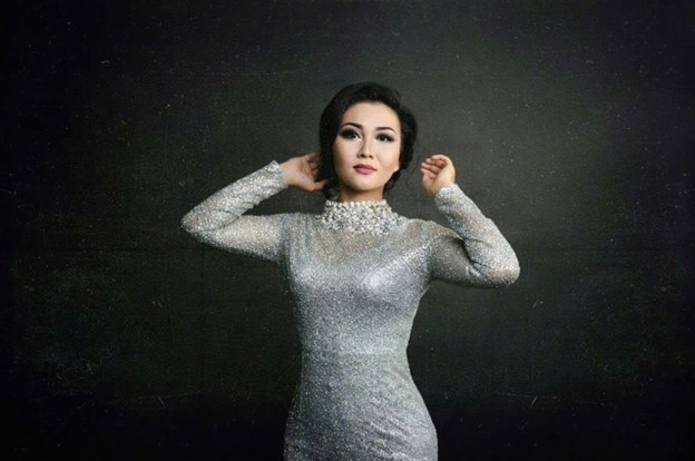 Nghệ sĩ Sagyntay Nazym Zhalgasbaikyzy - nữ cao (soprano) đến từ Kazakhstan, từng giành nhiều giải thưởng thanh nhạc quốc tế danh giá