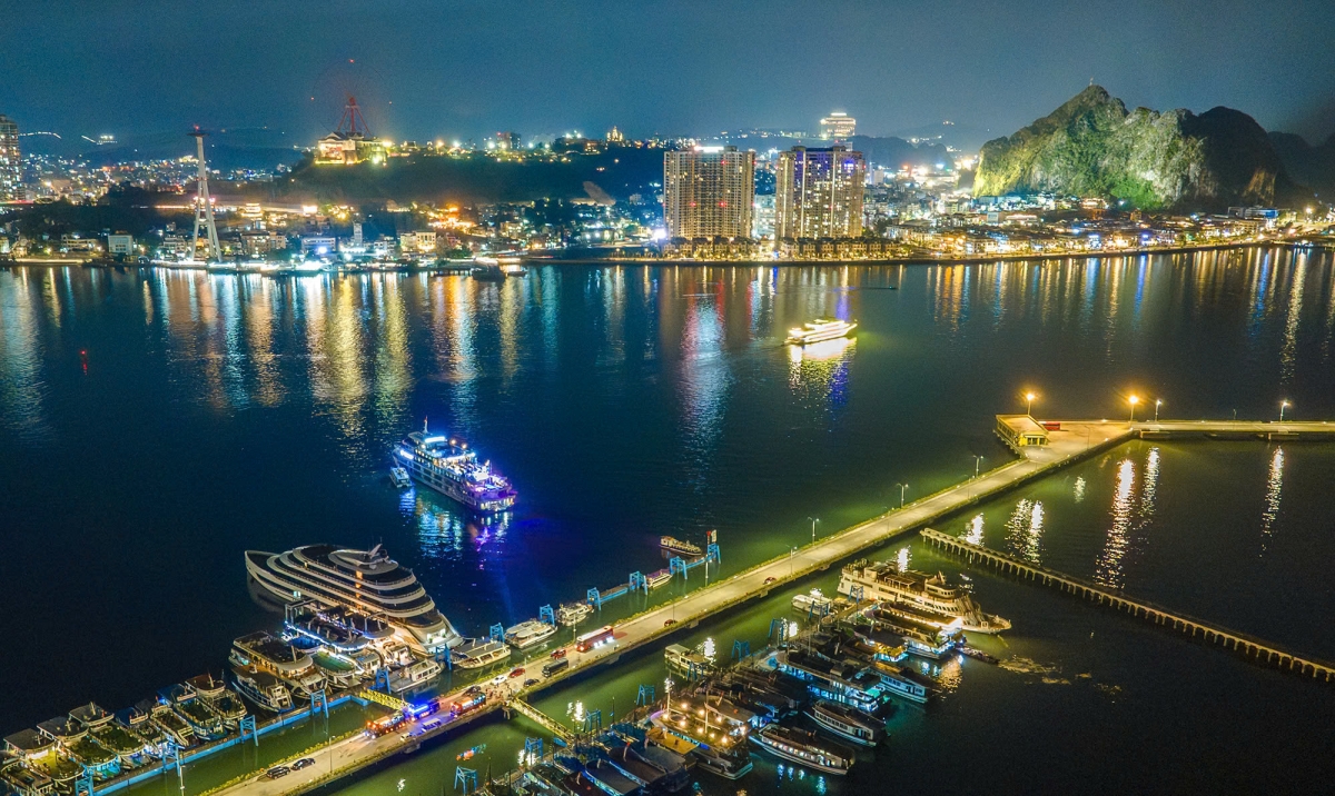 Quảng Ninh đang từng ngày tiến gần hơn tới khát vọng trở thành một tỉnh kiểu mẫu, không chỉ vì phát triển nhanh, mà vì mỗi người dân nơi đây đều đang góp phần xây dựng quê hương bằng chính bàn tay và ý chí của mình