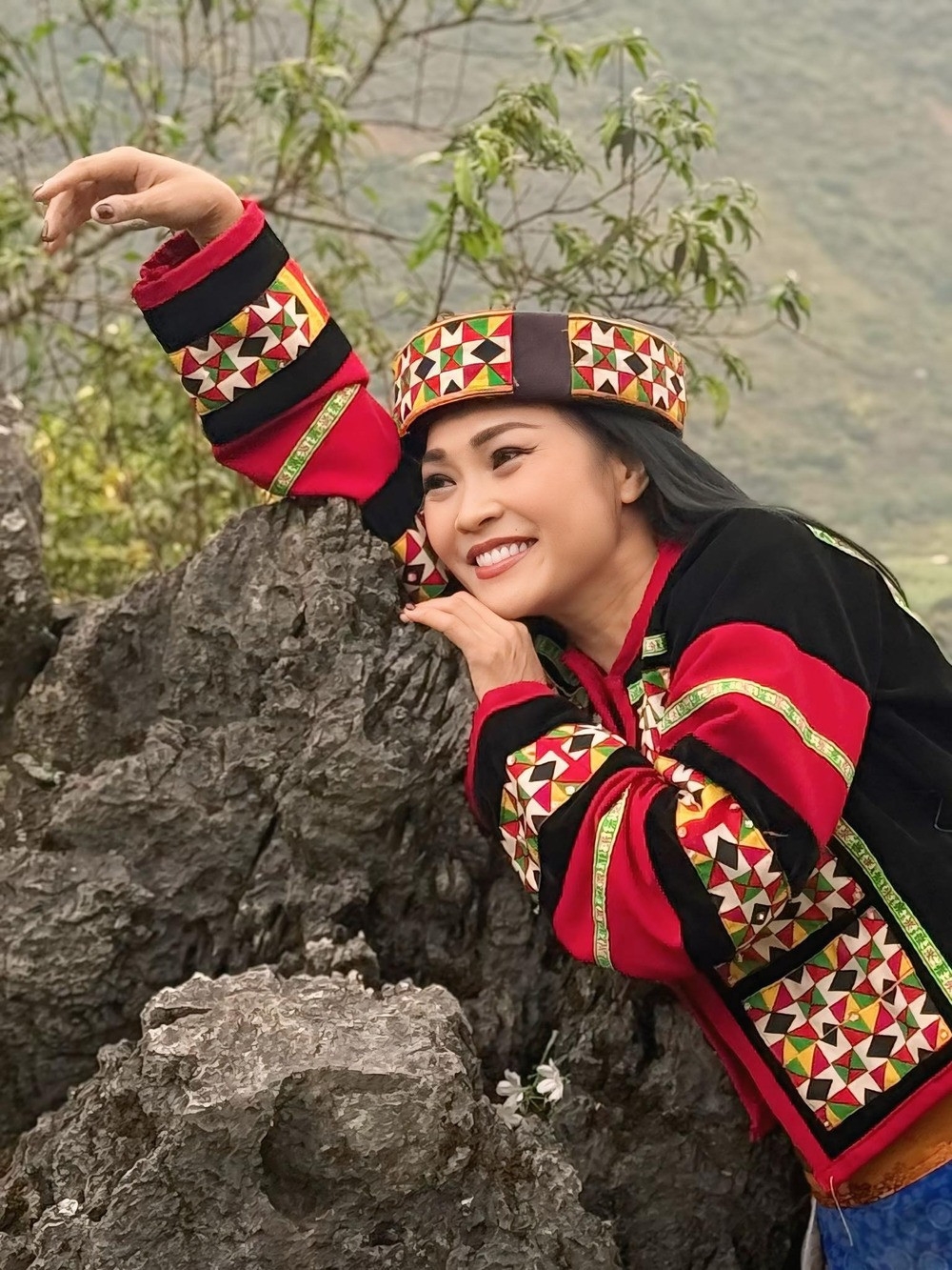 Ca sĩ Phương Thanh có chuyến công tác tại cao nguyên đá. Trở về với núi rừng, nữ ca sĩ cảm thấy được thư giãn.