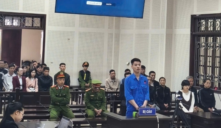 Bị cáo Nguyễn Văn Ban bị tuyên 15 năm tù giam với các hành vi "Giết người" và "Tàng trũ vũ khí quân dụng".