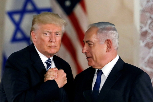 Thủ tướng Israel Benjamin Netanyahu có cuộc gặp với Tổng thống Mỹ Trump tại Florida. (Ảnh: Reuters)
