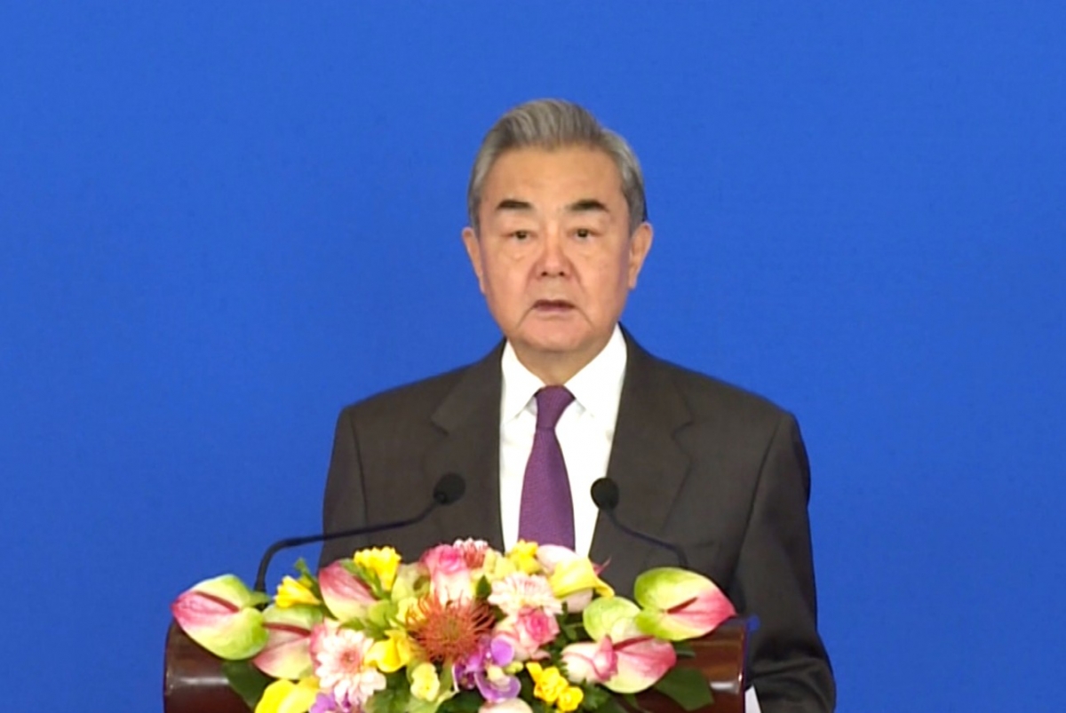 Ngoại trưởng Trung Quốc Vương Nghị phát biểu tại Hội nghị về tình hình quốc tế và ngoại giao Trung Quốc năm 2025 diễn ra ở Bắc Kinh sáng ngày 30/12.