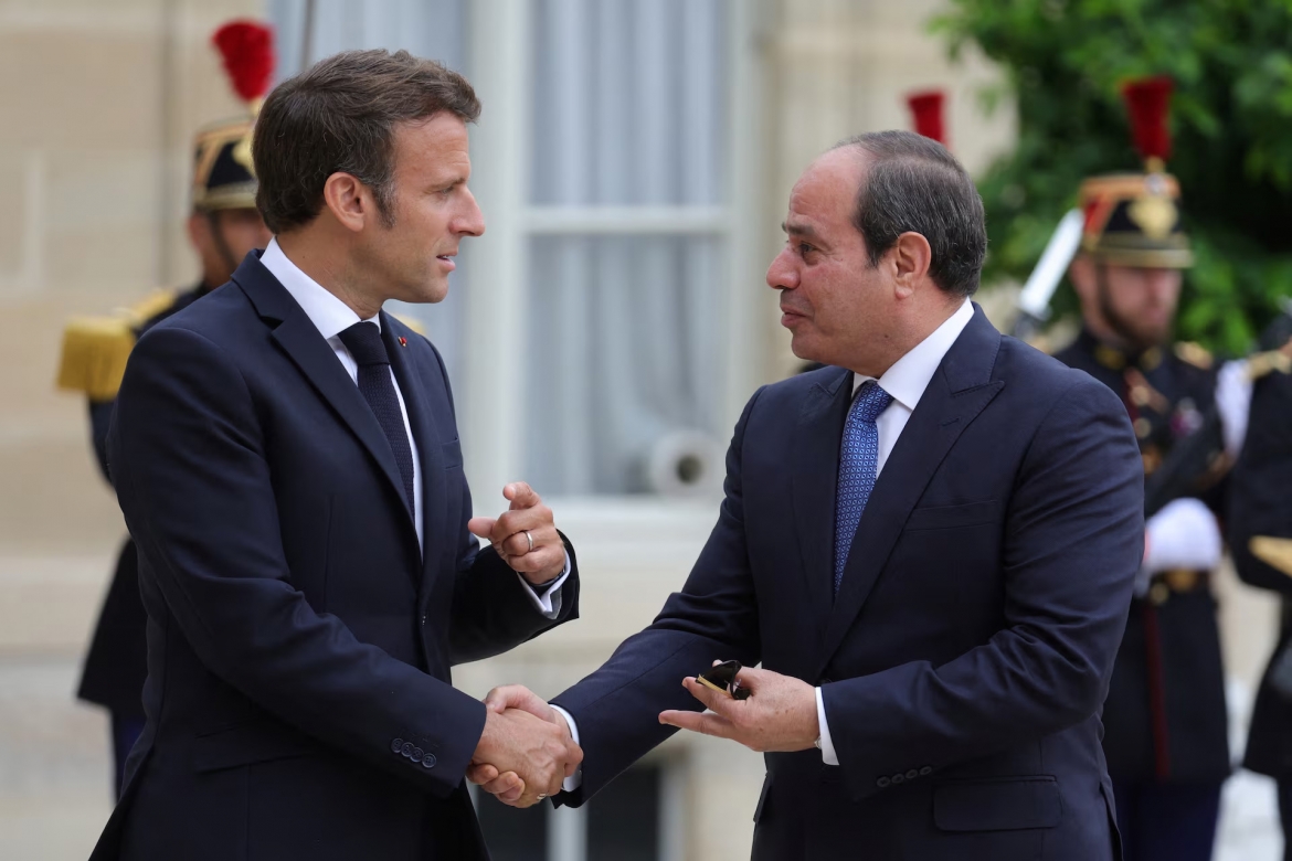 Tổng thống Pháp Emmanuel Macron và Tổng thống Ai Cập Abdel Fattah al-Sisi tại Điện Elysee, Pháp, ngày 22/7/2022. Ảnh: Reuters