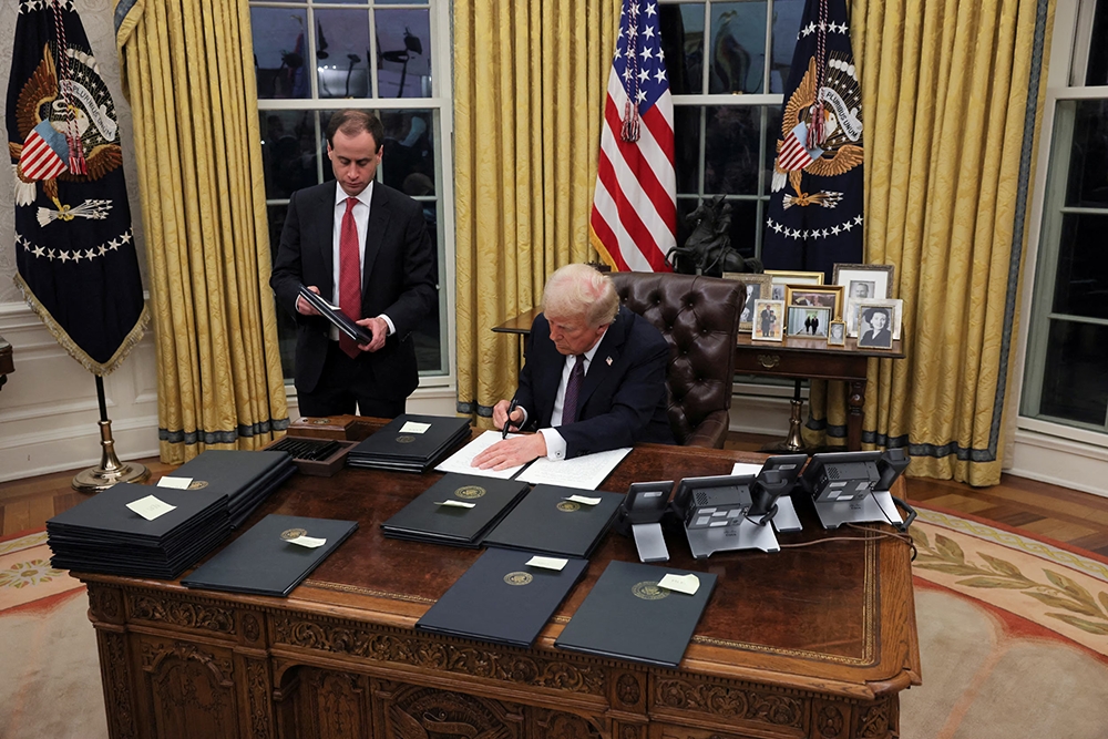 Tổng thống Mỹ Donald Trump trở lại Nhà Trắng. Ảnh: Reuters