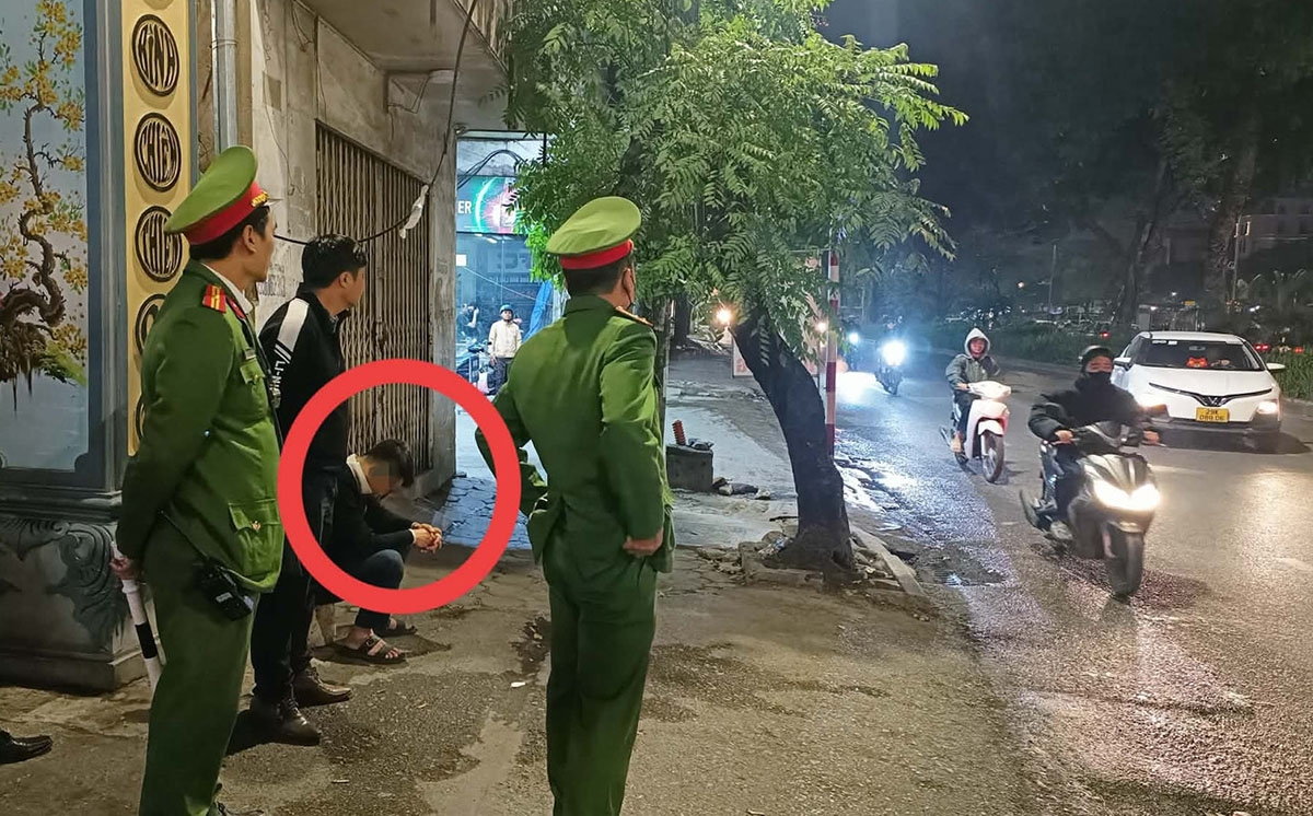 Tài xế ô tô con có biểu hiện choáng váng, mệt mỏi.