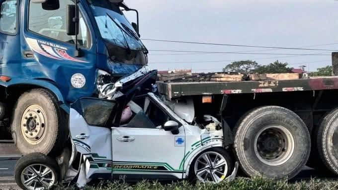 Vụ va chạm khiến 7 phương tiện hư hỏng nặng, 3 người thương vong.