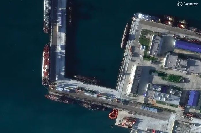Tàu ngầm lớp Kilo tại cảng Novorossiysk ngày 11/12. Ảnh: Vantor