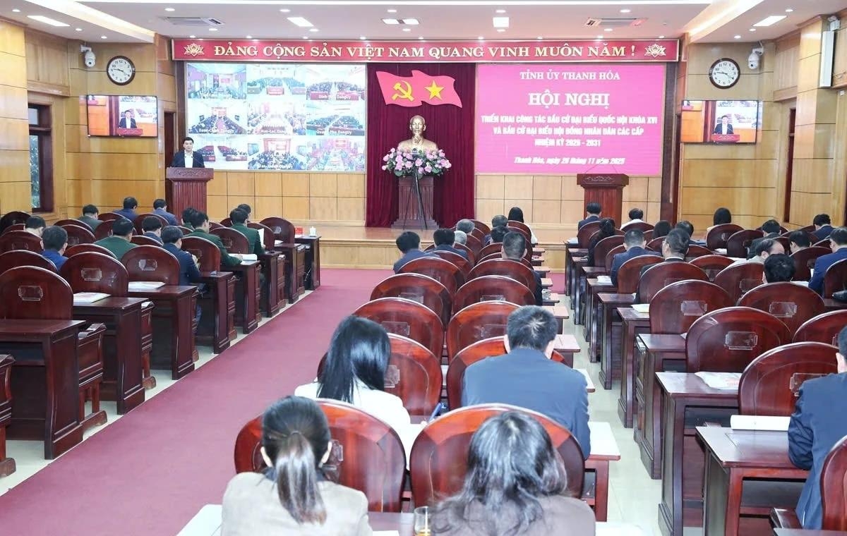 Ban Thường vụ Tỉnh ủy Thanh Hóa đã tổ chức hội nghị triển khai công tác bầu cử bằng hình thức trực tuyến tới các xã, phường trong toàn tỉnh.