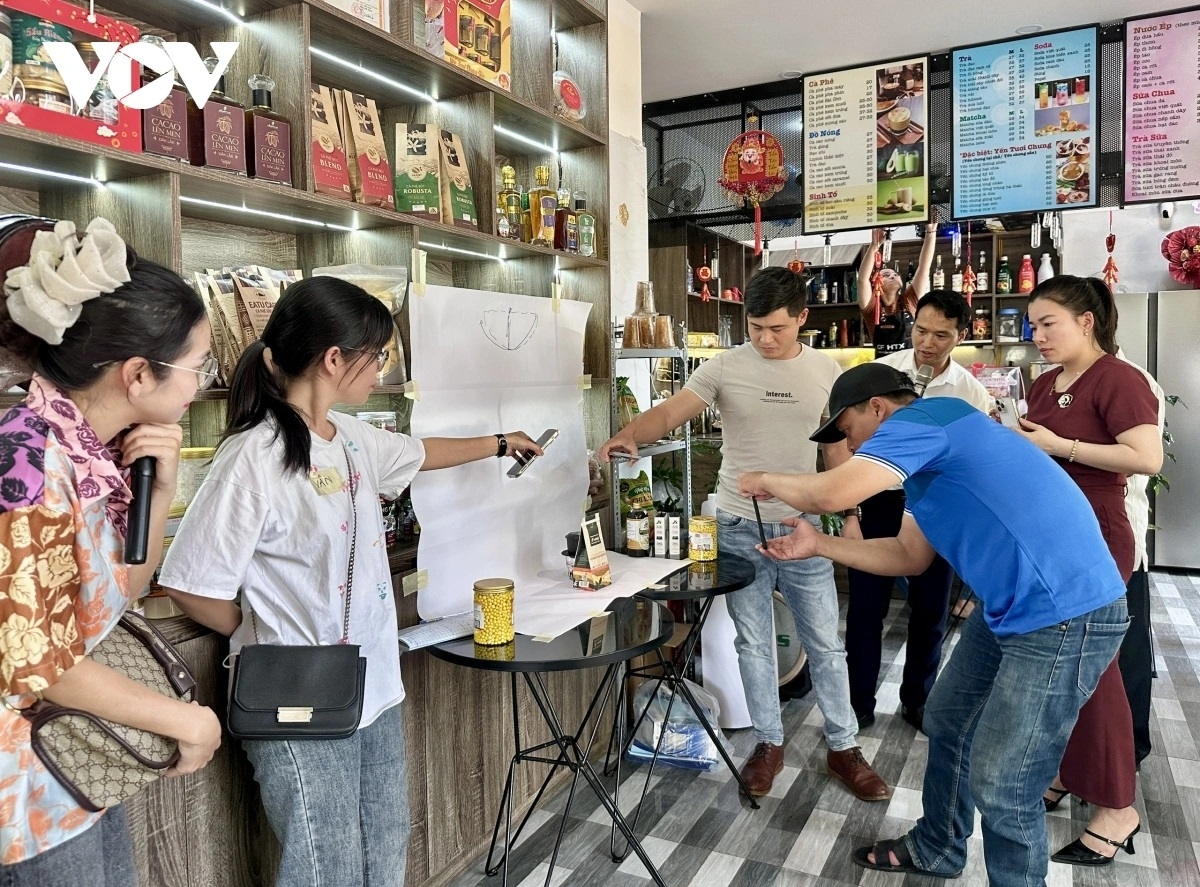 Bán hàng online không chỉ là câu chuyện kỹ thuật, mà còn gắn chặt với bài toán sinh kế và giảm nghèo bền vững.