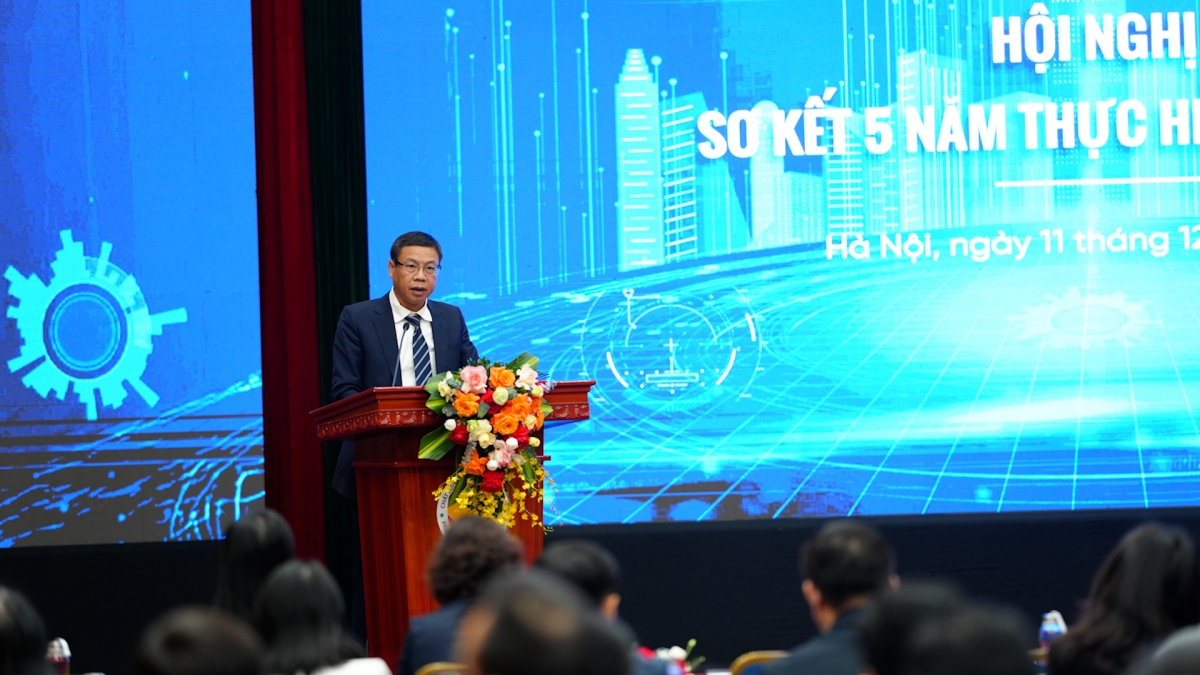 Ông Lê Xuân Định, Thứ trưởng Bộ Khoa học và Công nghệ phát biểu định hướng tại Hội nghị