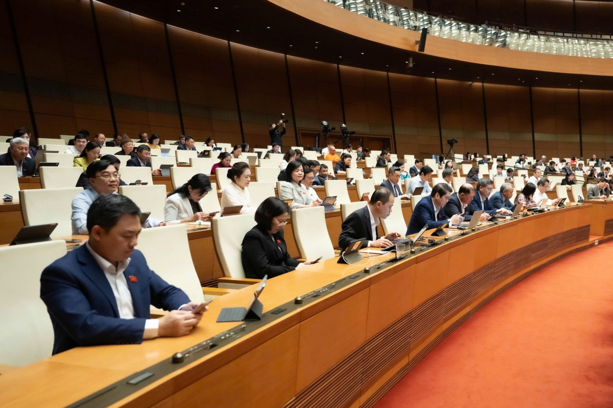 Ngày 11/12/2025, ĐBQH biểu quyết thông qua một số luật, nghị quyết. Ảnh Quốc hội 