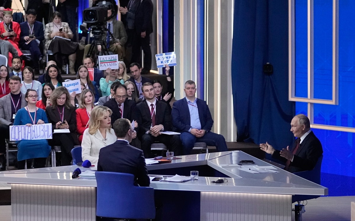 Tổng thống Nga Putin trong cuộc họp báo cuối năm 2025. Ảnh: AP.