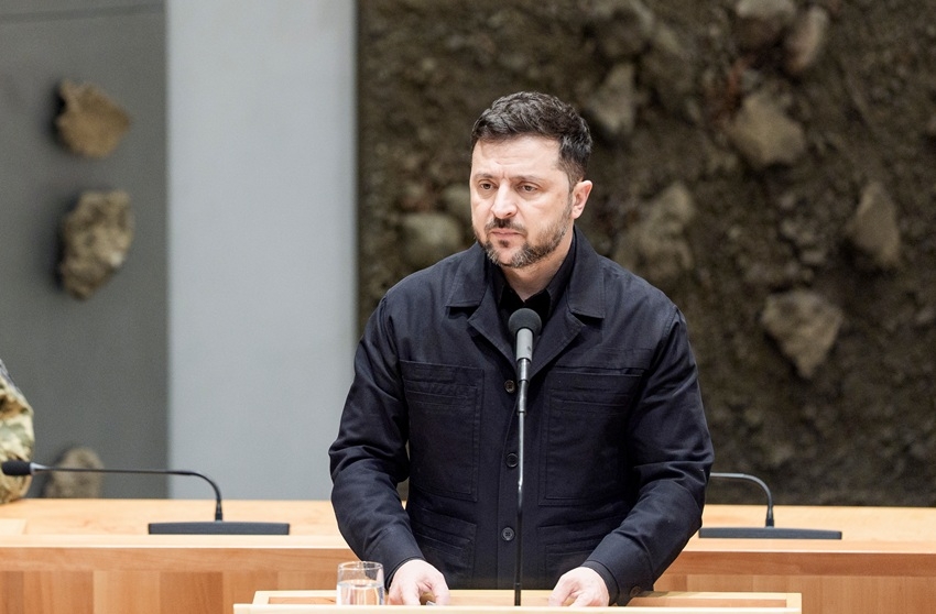Tổng thống Ukraine Volodymyr Zelensky phát biểu trong phiên họp quốc hội tại The Hague, Hà Lan. Ảnh: AP