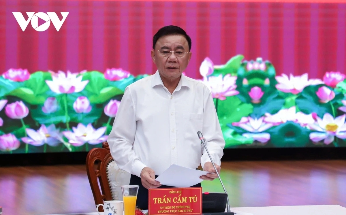 Thường trực Ban Bí thư Trần Cẩm Tú 