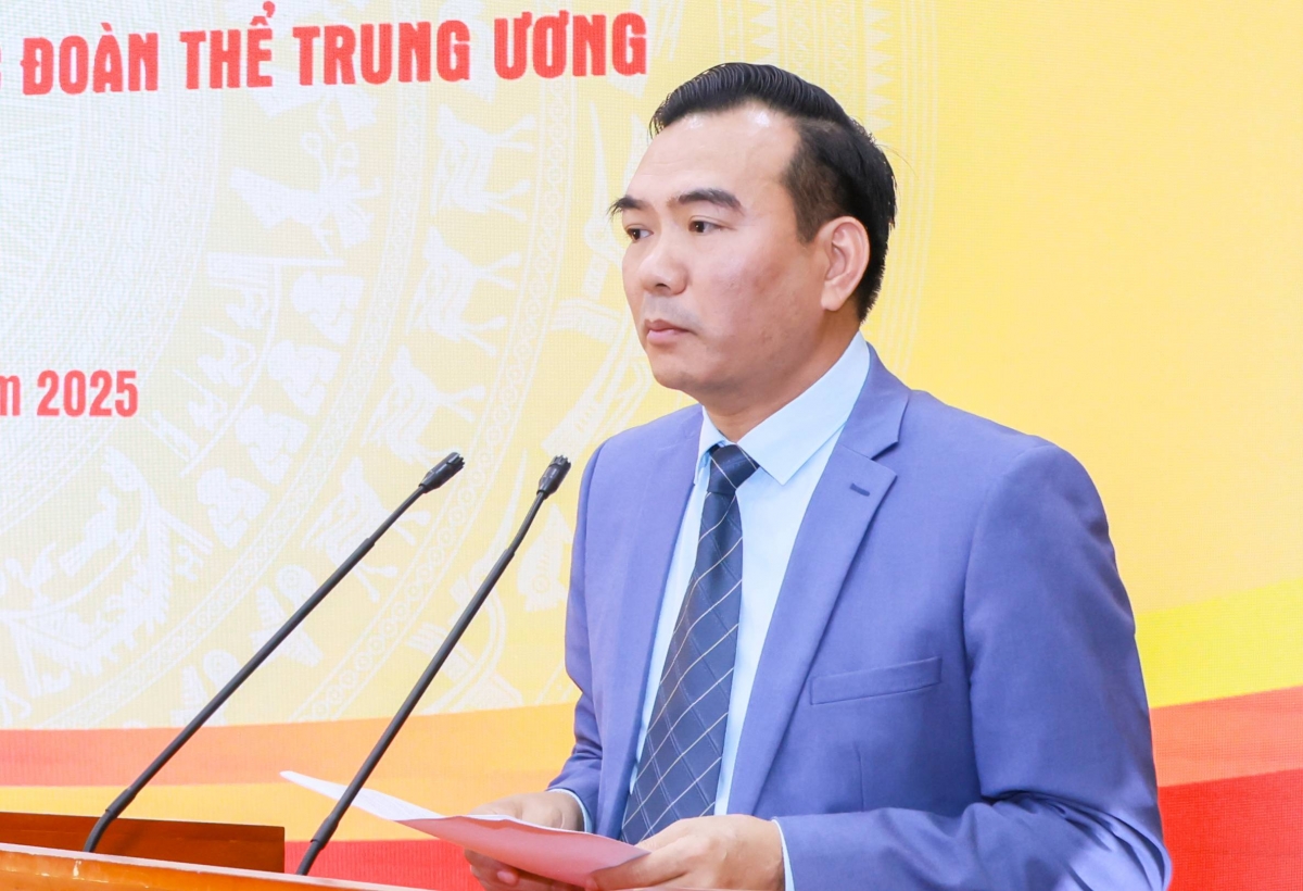 Ông Nguyễn Minh Chung - Trưởng Ban Tuyên giáo và Dân vận Đảng uỷ MTTQ, các đoàn thể TƯ báo cáo kết quả cuộc thi. 