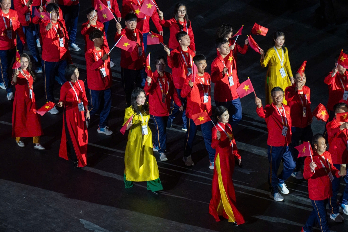 Đoàn Thể thao Việt Nam diễu hành. 