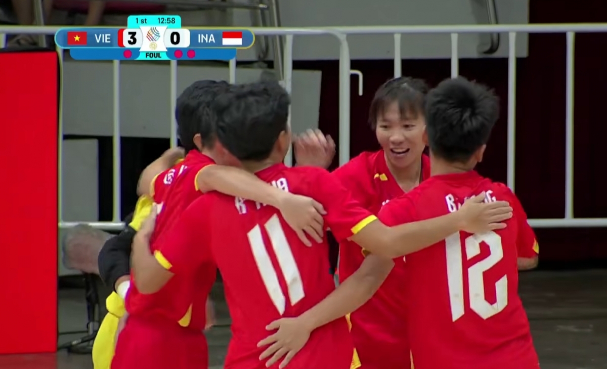 ĐT futsal nữ Việt Nam đang dẫn 3-0 trước Indonesia trong trận chung kết.