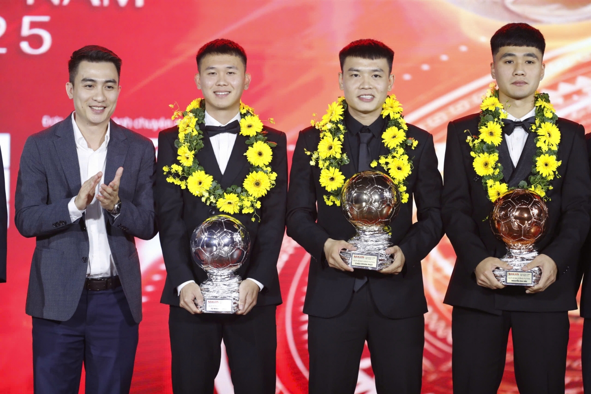 3 cầu thủ Futsal được vinh danh. (Ảnh: BTC). 