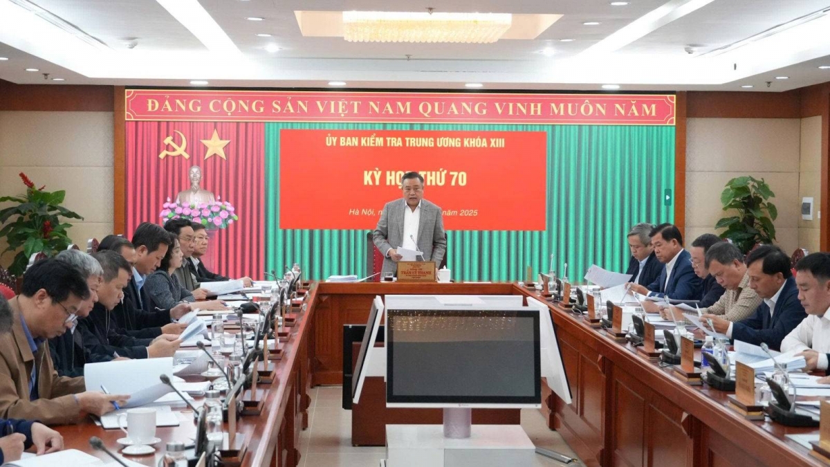 Ông Trần Sỹ Thanh, Ủy viên Trung ương Đảng, Chủ nhiệm Ủy ban Kiểm tra Trung ương chủ trì kỳ họp. Ảnh: UBKT Trung ương.