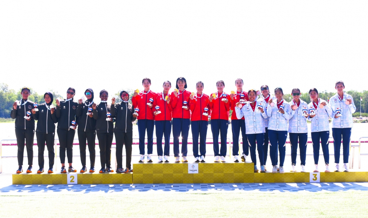 Hình ảnh các VĐV Việt Nam nhận HCV rowing sáng 16/12. (Nguồn: Liên đoàn canoeing &amp; rowing Thái Lan). 