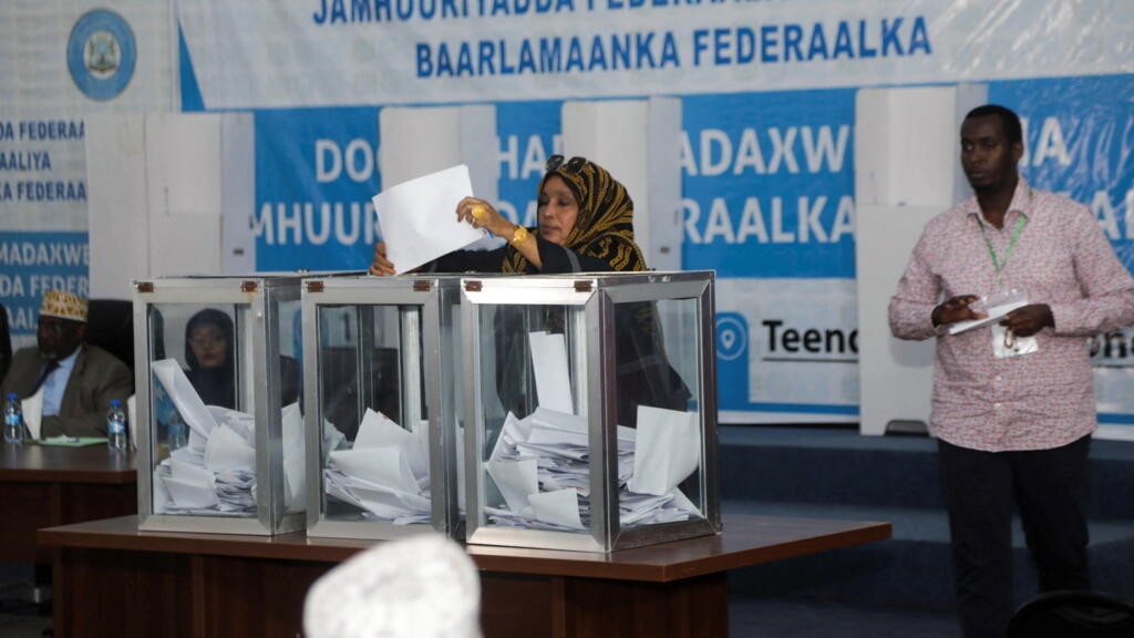 Somalia tổ chức bầu cử địa phương đầu tiên sau nhiều thập kỷ, trong bối cảnh an ninh thắt chặt. Ảnh REUTERS