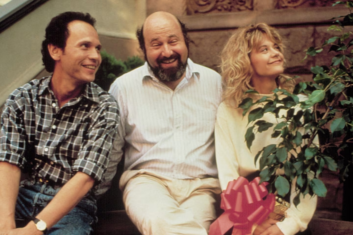 Đạo diễn Rob Reiner trên trường quay "When Harry Met Sally" – người đã lựa chọn một cái kết hạnh phúc cho bộ phim vì niềm tin vào tình yêu. (Ảnh: Columbia Pictures)