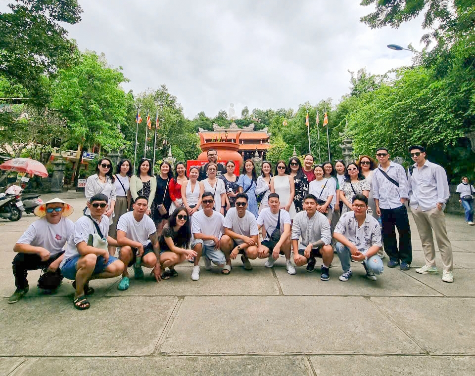 Khách Mông Cổ tham quan tại Nha Trang tháng 12/2025. Ảnh: Trang Trang