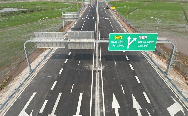 Chính phủ yêu cầu 4 tỉnh vào cuộc hỗ trợ Hưng Yên có đủ vật liệu xây dựng tuyến đường bộ cao tốc Ninh Bình - Hải Phòng.