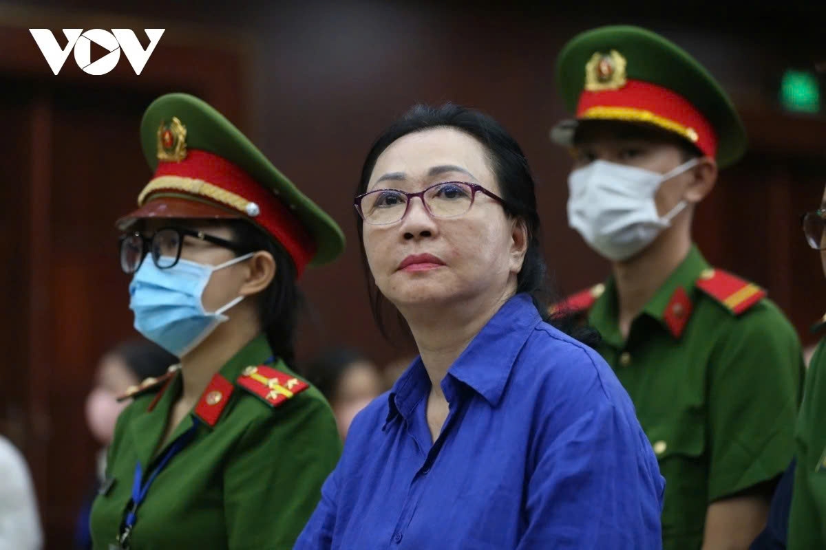 Xét xử phúc thẩm giai đoạn 2 vụ án Vạn Thịnh Phát: Tháng 4/2025, TAND Cấp cao tại TP.HCM đưa ra xét xử và tuyên án các bị cáo trong phiên phúc thẩm giai đoạn 2 vụ án xảy ra tại Công ty Cổ phần Tập đoàn Vạn Thịnh Phát (Tập đoàn Vạn Thịnh Phát) và Ngân hàng Thương mại Cổ phần Sài Gòn (Ngân hàng SCB). Bị cáo Trương Mỹ Lan (cựu Chủ tịch Hội đồng Quản trị Tập đoàn Vạn Thịnh Phát) được giảm án tù chung thân xuống 20 năm tù về tội “Lừa đảo chiếm đoạt tài sản”. Tổng hợp với bản án trong giai đoạn 1, bị cáo Lan phải chịu hình phạt chung là tử hình.