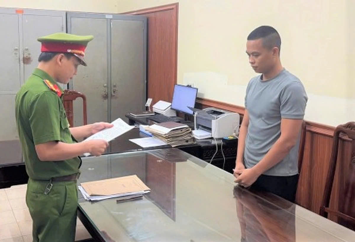 Khởi tố Lê Văn Hải: Tháng 10/2025, Công an tỉnh Ninh Bình khởi tố Lê Văn Hải (30 tuổi, chủ kênh Tiktok Gia đình Hải Sen) về hành vi Trốn thuế. Nhà chức trách cáo buộc, từ năm 2022 đến tháng 6/2025, Phúc và Hải đã lợi dụng các nền tảng mạng xã hội để bán hàng, song sử dụng nhiều thủ đoạn nhằm che giấu doanh thu, trốn thuế.