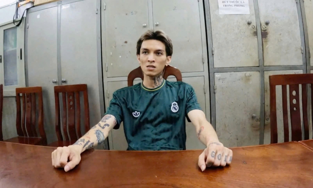 Khởi tố Bình "Gold": Tháng 10/2025, Công an TP Hà Nội ra quyết định khởi tố vụ án, khởi tố bị can, bắt tạm giam đối với Vũ Xuân Bình (28 tuổi, tức rapper Bình "Gold") về tội "Cướp tài sản". Nhà chức trách xác định, Vũ Xuân Bình đã có hành vi cướp taxi rồi bỏ chạy, trong tình trạng dương tính với ma túy. 