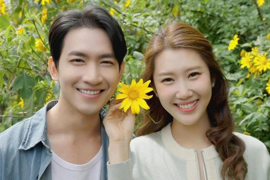 Tháng 12/2025, Thúy Ngân cho biết chuyện tình cảm của cô và Võ Cảnh đã kết thúc 8 tháng trước, mong khán giả ngừng gán ghép, tránh khó xử cho cả hai. Dù chia tay, Thúy Ngân khẳng định cả hai vẫn giữ mối quan hệ bạn bè, tôn trọng và hỗ trợ nhau trong công việc, cuộc sống. Hai người không còn xuất hiện cùng nhau tại các sự kiện hay tương tác trên mạng xã hội như trước. Nhiều khán giả nhận ra lần cuối họ đăng ảnh chung là từ tháng 3/2025.