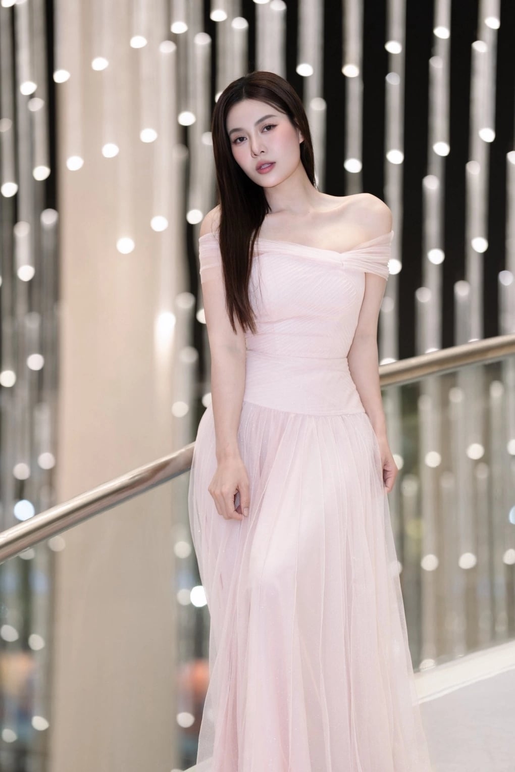 Sau một lần đổ vỡ hôn nhân, Thanh Hương cho biết vẫn mở lòng với tình yêu, mong gặp được người cùng mình san sẻ gánh nặng và lo âu.