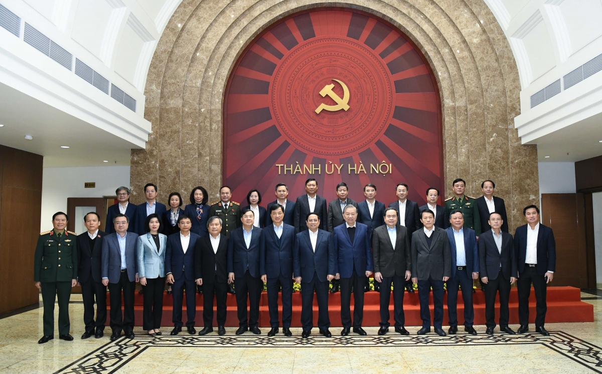 Đây là lần đầu tiên trong nhiệm kỳ Đại hội XIII, ba lãnh đạo Đảng, Nhà nước cùng làm việc với thành phố Hà Nội và là cuộc làm việc đầu tiên trong năm mới 2026 của lãnh đạo Đảng, Nhà nước với Hà Nội, thể hiện sự quan tâm đặc biệt đối với Đảng bộ, chính quyền và nhân dân Thủ đô.